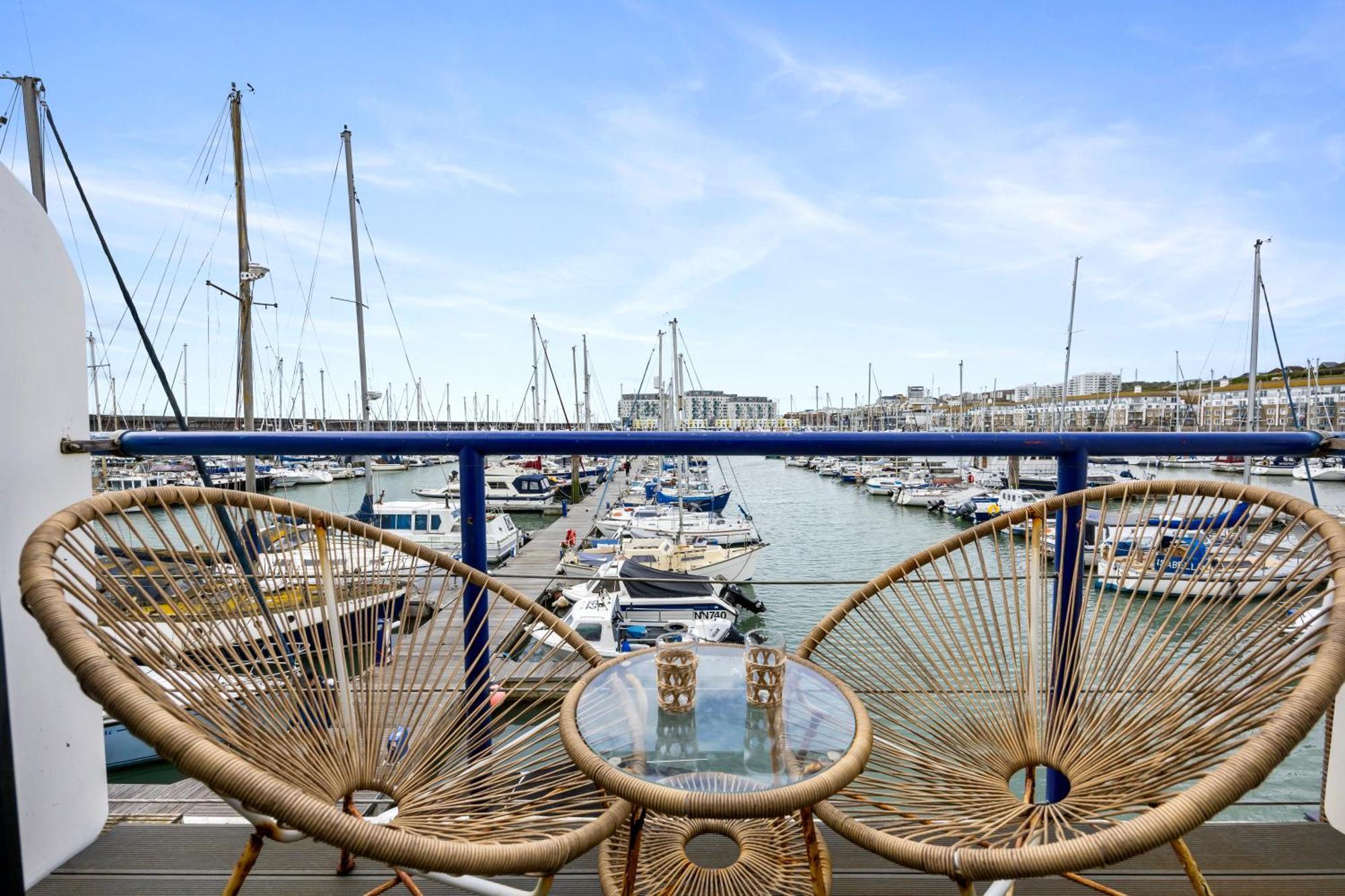 Water At The Marina, Free Parking By My Getaways Casa de Férias
